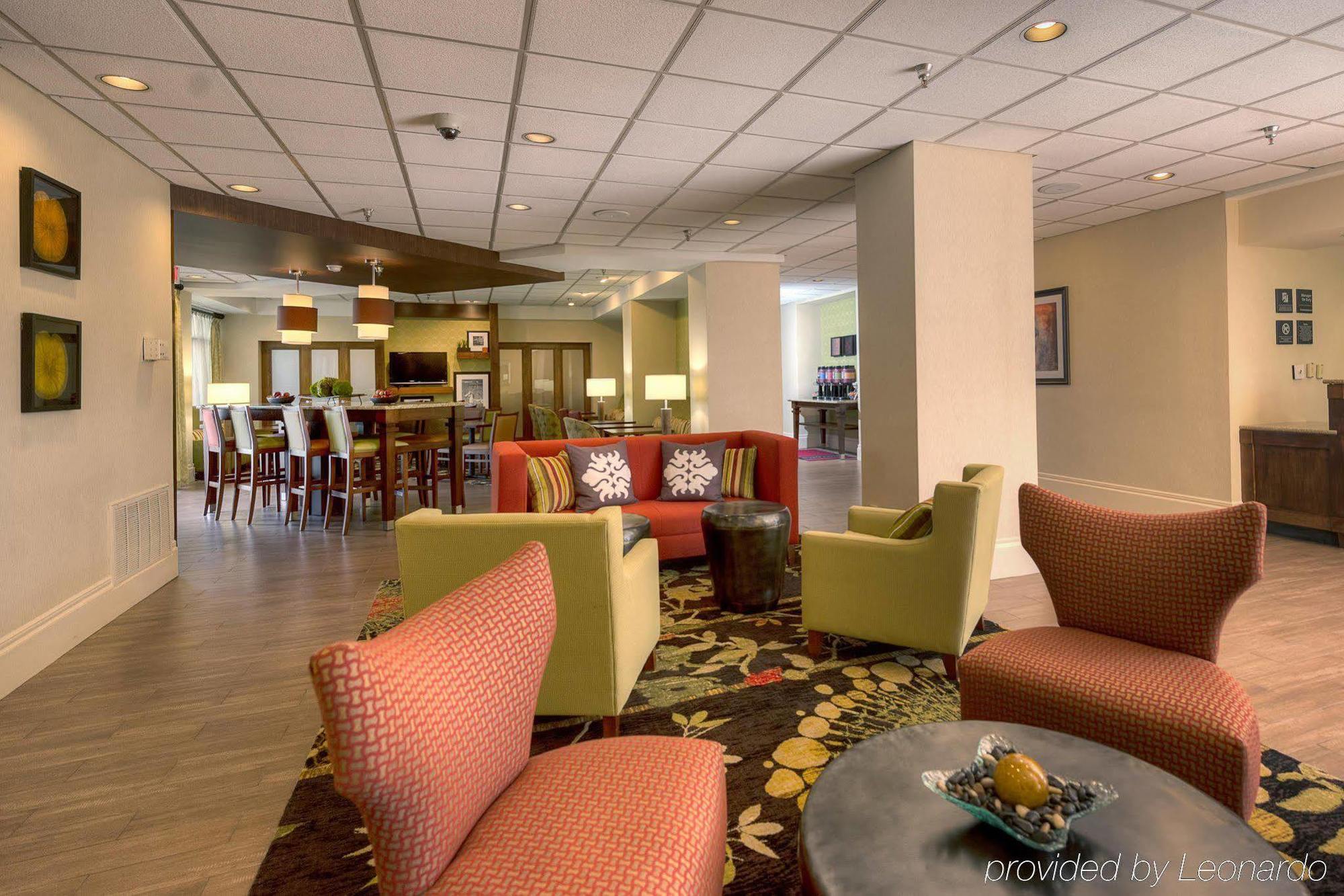 Hampton Inn Меридиан Экстерьер фото