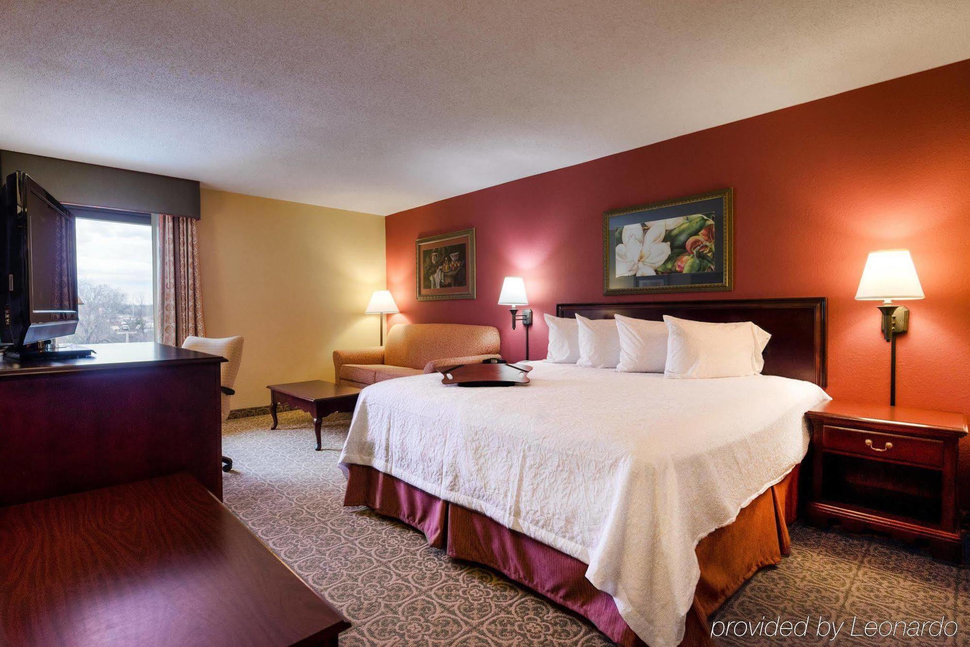 Hampton Inn Меридиан Экстерьер фото